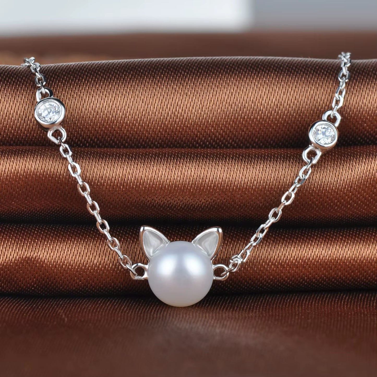 Freshwater Pearl Cat Bracelet in Solid 925 Sterling Silver