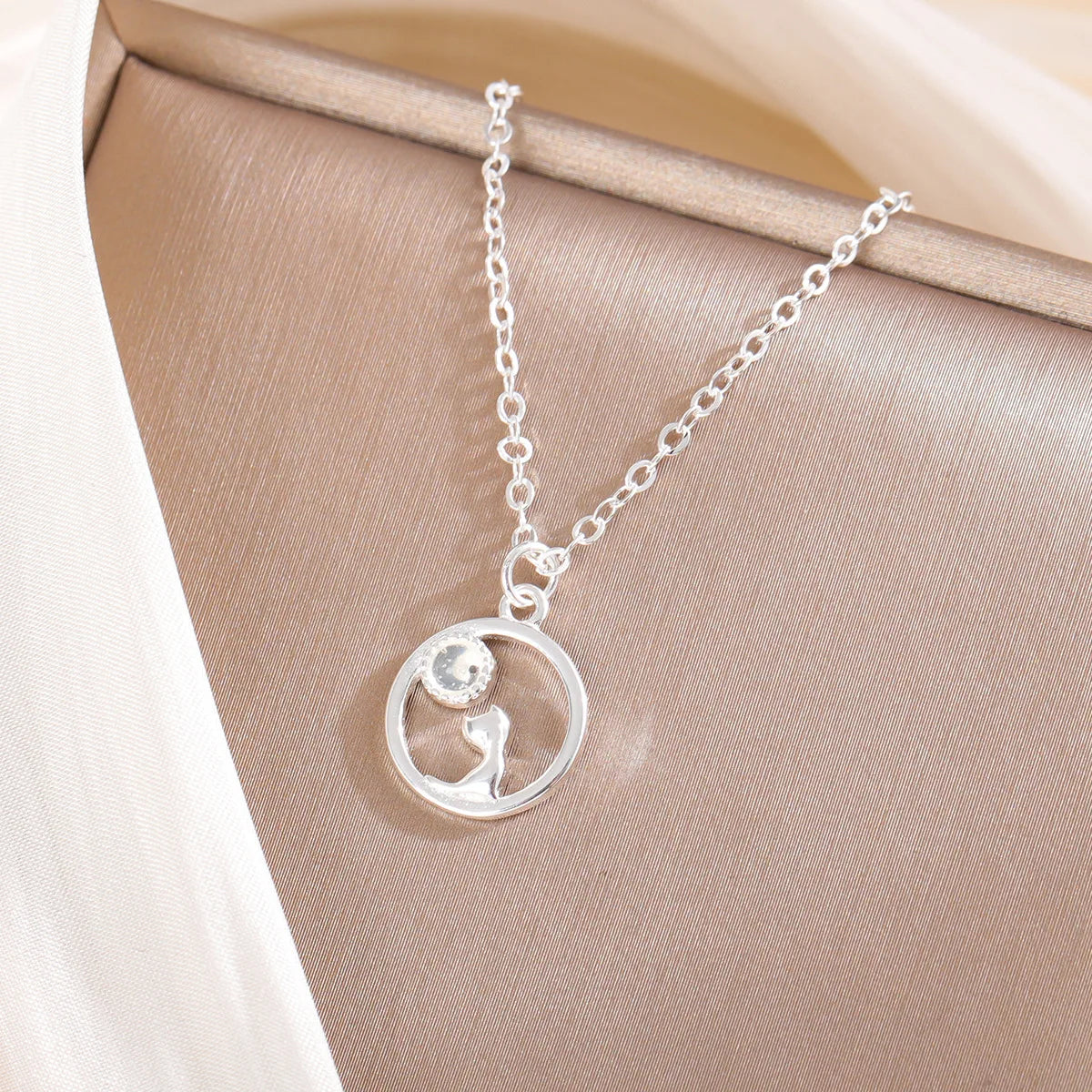 Moon Cat Necklace in 925 Sterling Silver | Mother of Pearl Pendant