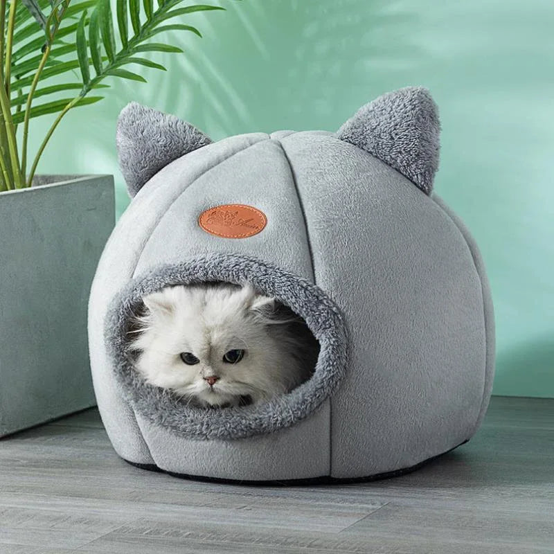 Cozy Winter Retreat: The Ultimate Deep Sleep Cat Bed & Dog House for Indoor Pets