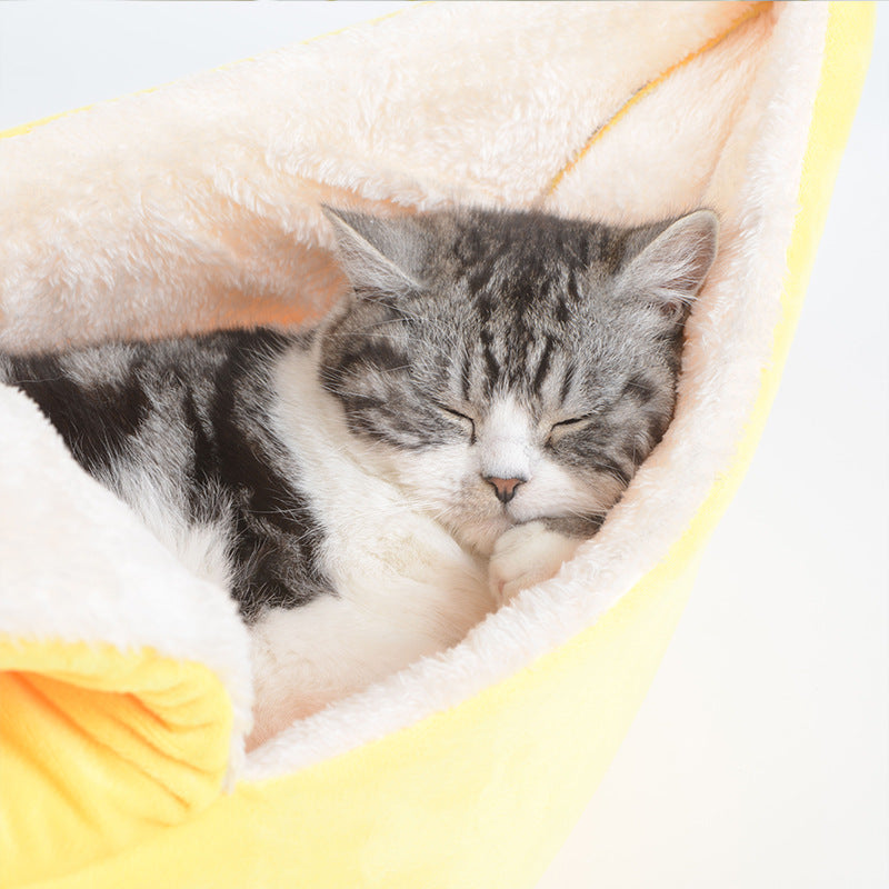 Banana-Shaped Plush Cat Bed – Soft Indoor Pet Nest for Cats