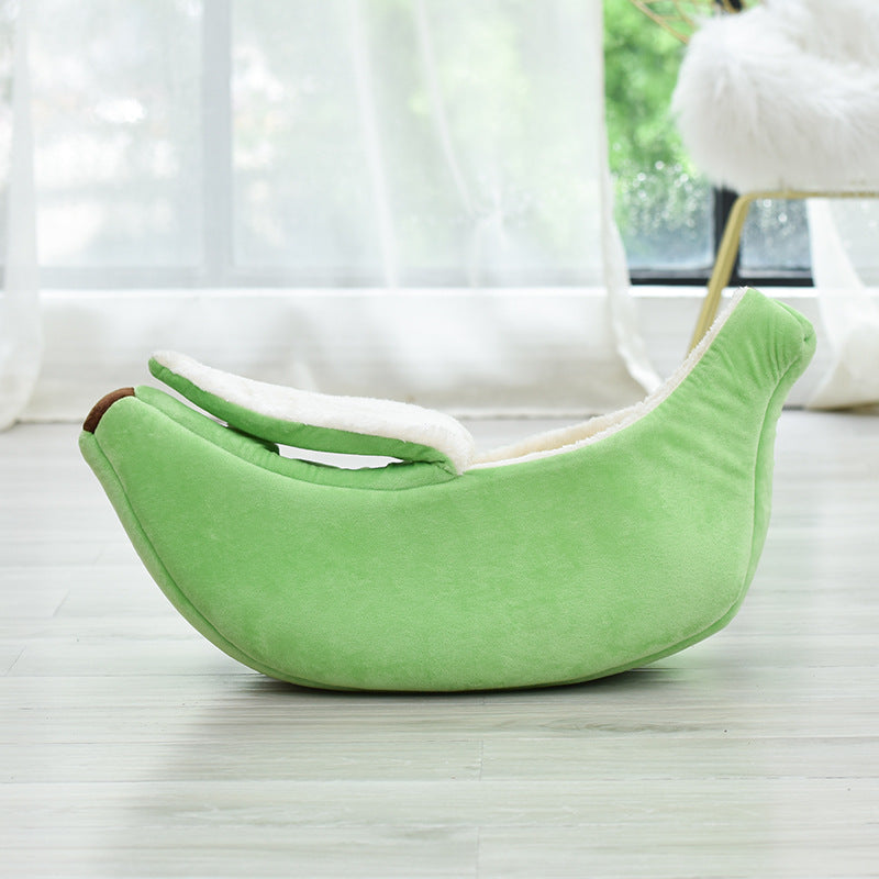 Banana-Shaped Plush Cat Bed – Soft Indoor Pet Nest for Cats