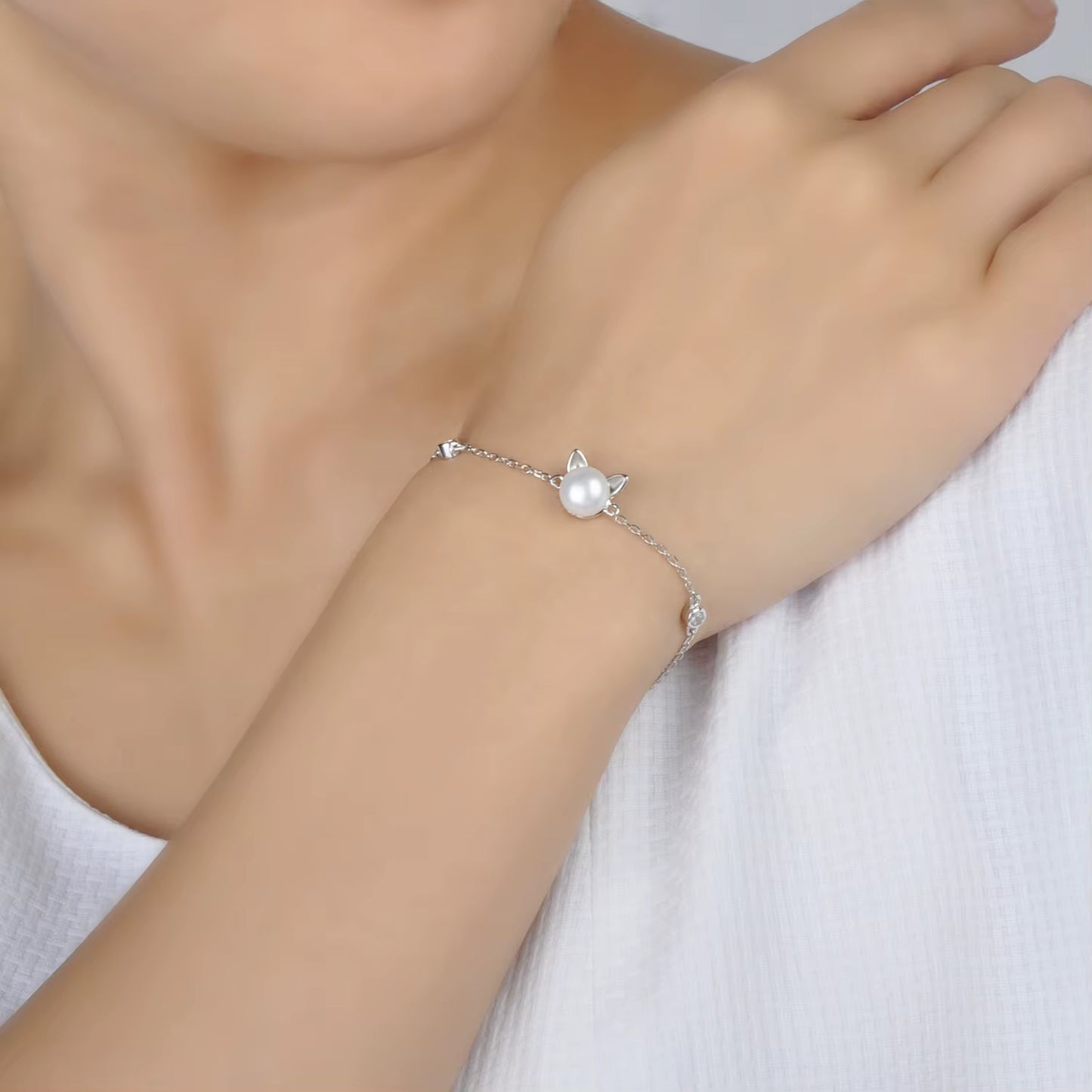 Freshwater Pearl Cat Bracelet in Solid 925 Sterling Silver