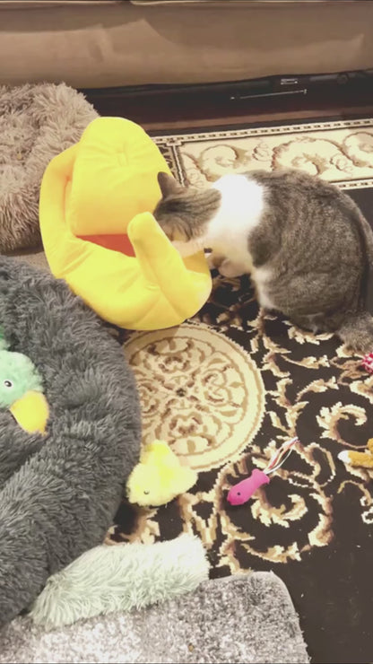 Banana-Shaped Plush Cat Bed – Soft Indoor Pet Nest for Cats